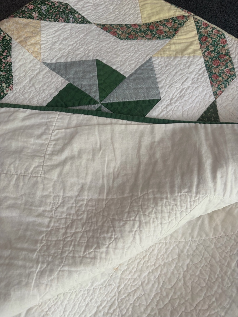 Handmade Floral & Green Patchwork Quilt - Green/White - Picture 4 of 4